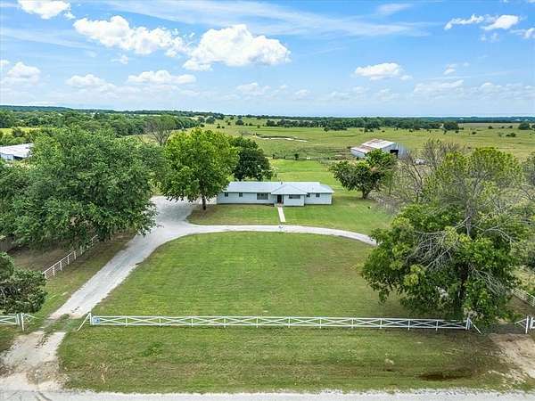 3 Acres of Residential Land with Home for Sale in Alvord, Texas
