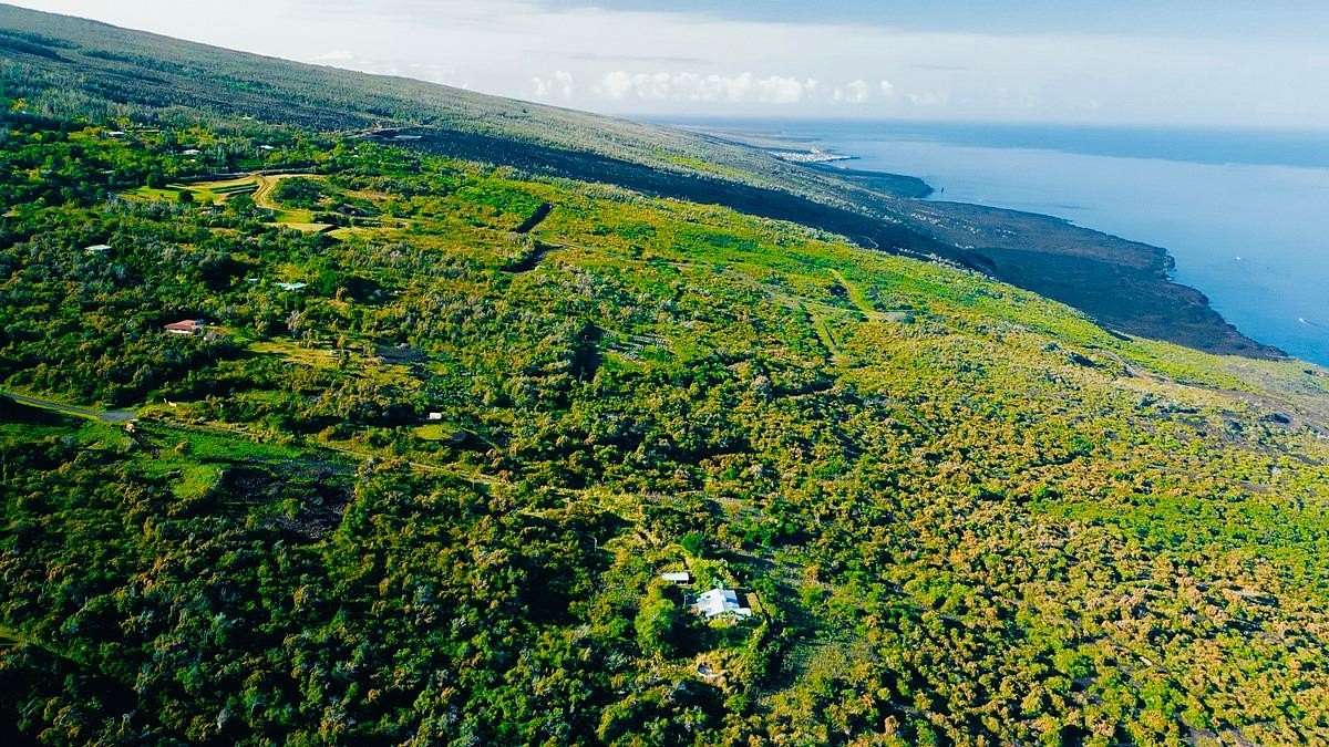 45.4 Acres of Recreational Land for Sale in Captain Cook, Hawaii