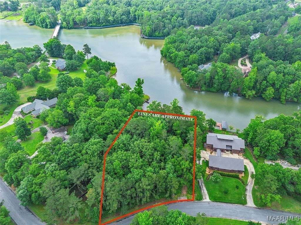 1.17 Acres of Residential Land for Sale in Tallassee, Alabama