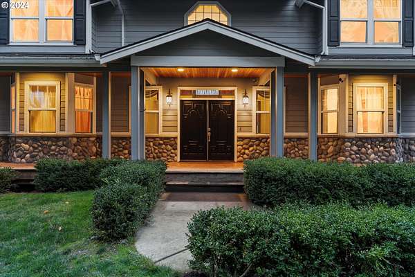 19.8 Acres of Land with Home for Sale in Colton, Oregon