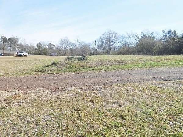 0.92 Acres of Commercial Land for Sale in Henderson, Texas