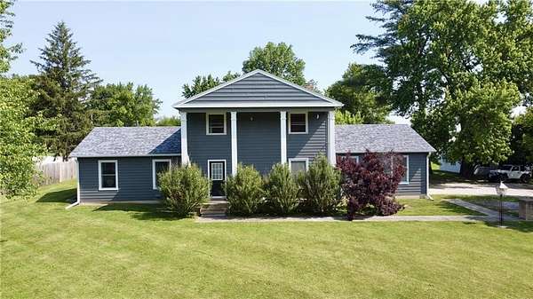 1.69 Acres of Residential Land with Home for Sale in Trenton, Missouri