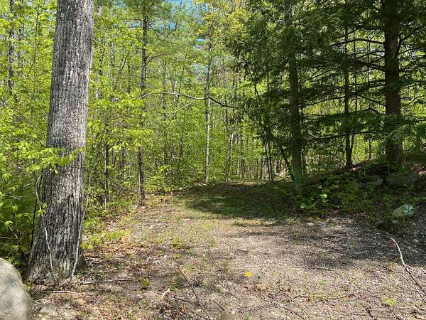 2.58 Acres of Residential Land for Sale in Raymond, Maine