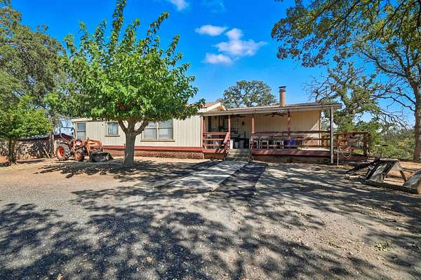 8.83 Acres of Land with Home for Sale in Red Bluff, California