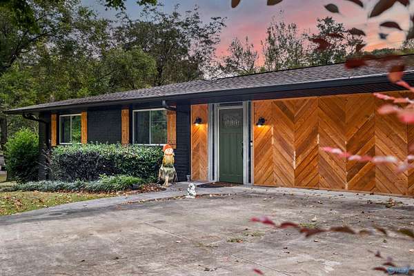 2 Acres of Residential Land with Home for Sale in Gadsden, Alabama