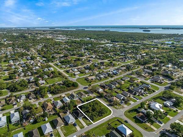 0.29 Acres of Mixed-Use Land for Sale in Vero Beach, Florida