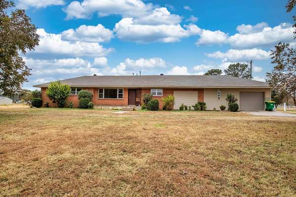 15 Acres of Land with Home for Sale in North Little Rock, Arkansas