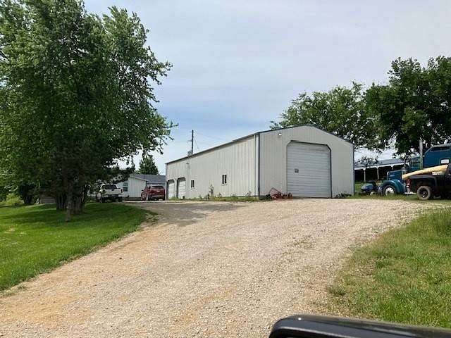 27 Acres of Land with Home for Sale in Erie, Kansas