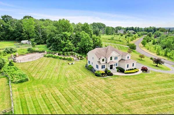 2.1 Acres of Residential Land with Home for Lease in Campbell Hall, New York