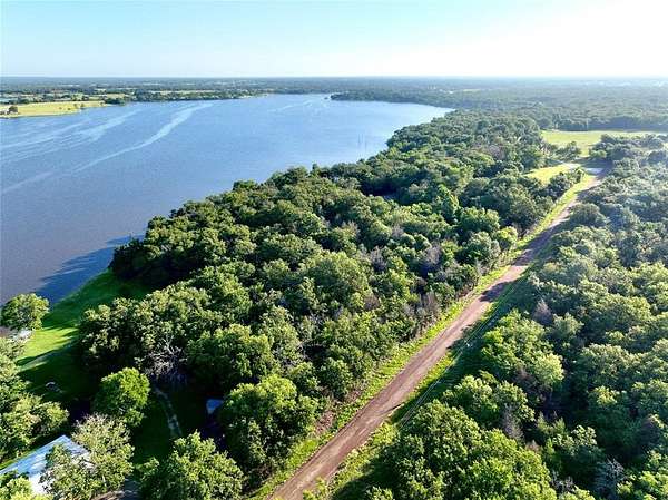 1.13 Acres of Residential Land for Sale in Jewett, Texas