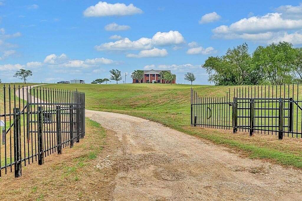 6 Acres of Residential Land with Home for Sale in Axtell, Texas