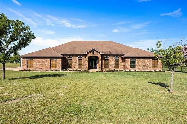 5 Acres of Residential Land with Home for Sale in Moody, Texas