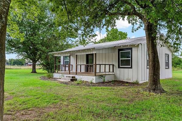 2.81 Acres of Residential Land with Home for Sale in Detroit, Texas
