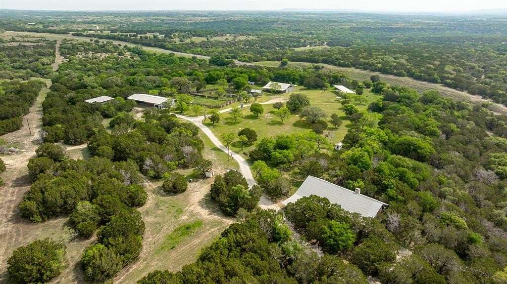 505 Acres of Land with Home for Sale in Hamilton, Texas