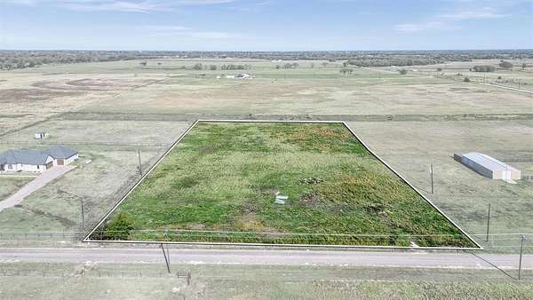 3.69 Acres of Residential Land for Sale in Whitesboro, Texas