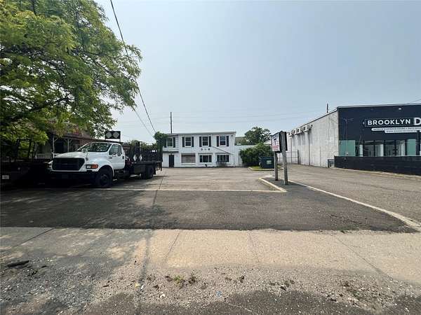 1.42 Acres of Commercial Land for Sale in Farmingdale, New York