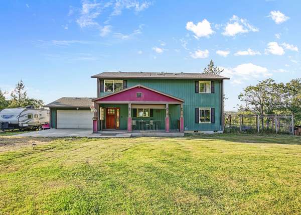 5.39 Acres of Residential Land with Home for Sale in Eagle Point, Oregon