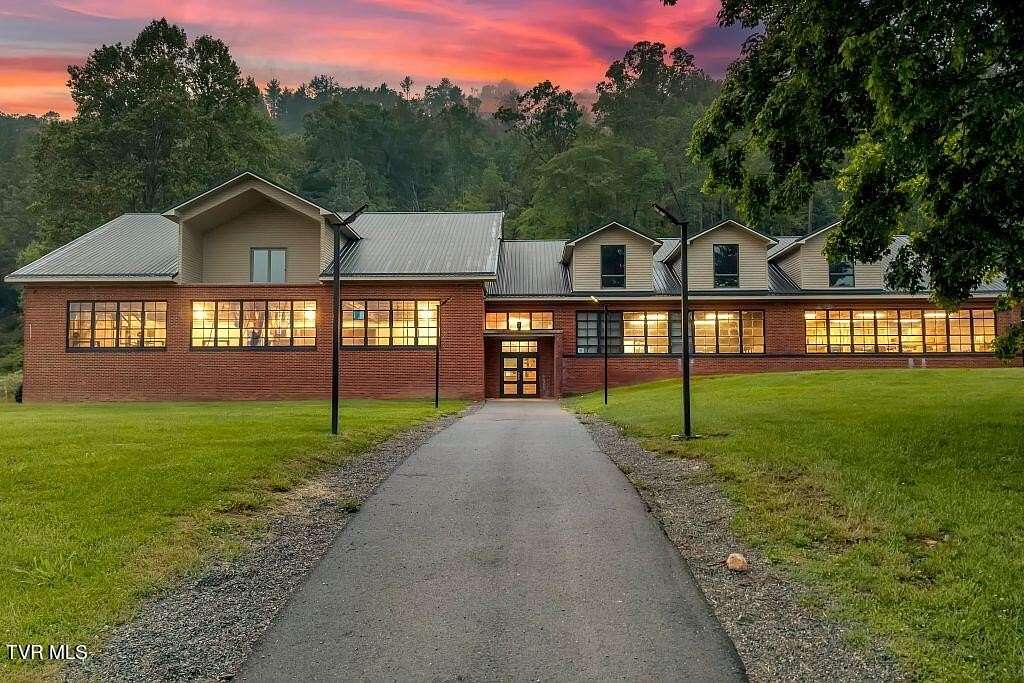 4.48 Acres of Improved Mixed-Use Land for Sale in Mountain City, Tennessee