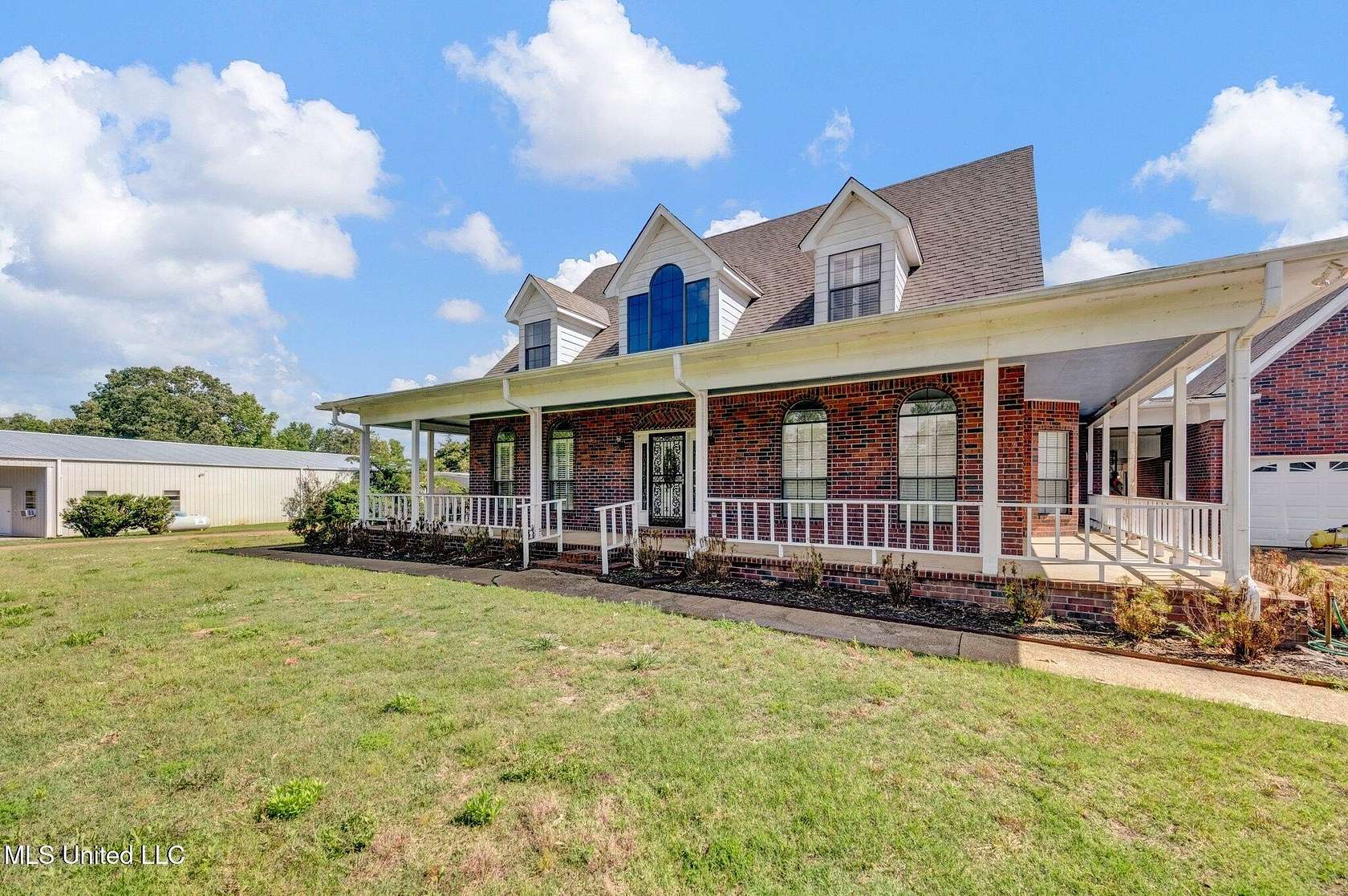 65.8 Acres of Land with Home for Sale in Coldwater, Mississippi