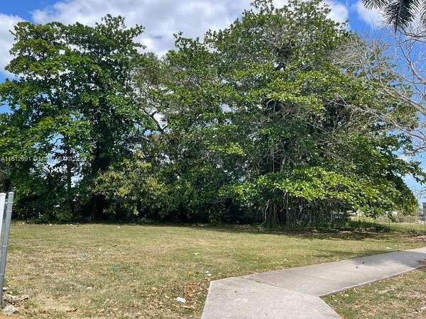 0.22 Acres of Residential Land for Sale in West Perrine, Florida