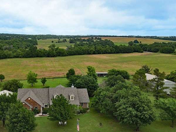 80 Acres of Agricultural Land with Home for Sale in Rush Springs, Oklahoma