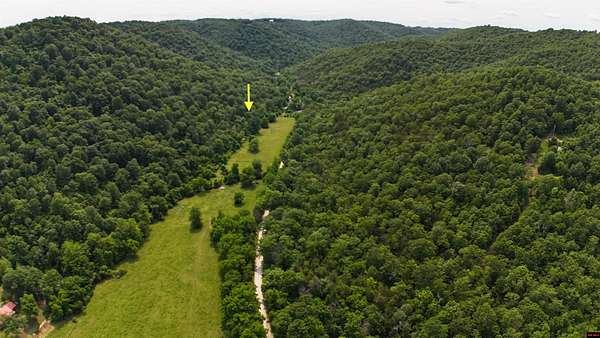 20 Acres of Recreational & Residential Land for Sale in Flippin, Arkansas