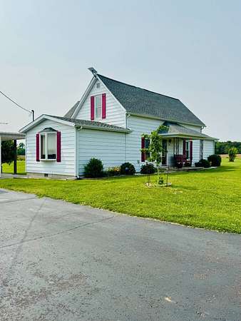 8.16 Acres of Land with Home for Sale in Norris City, Illinois