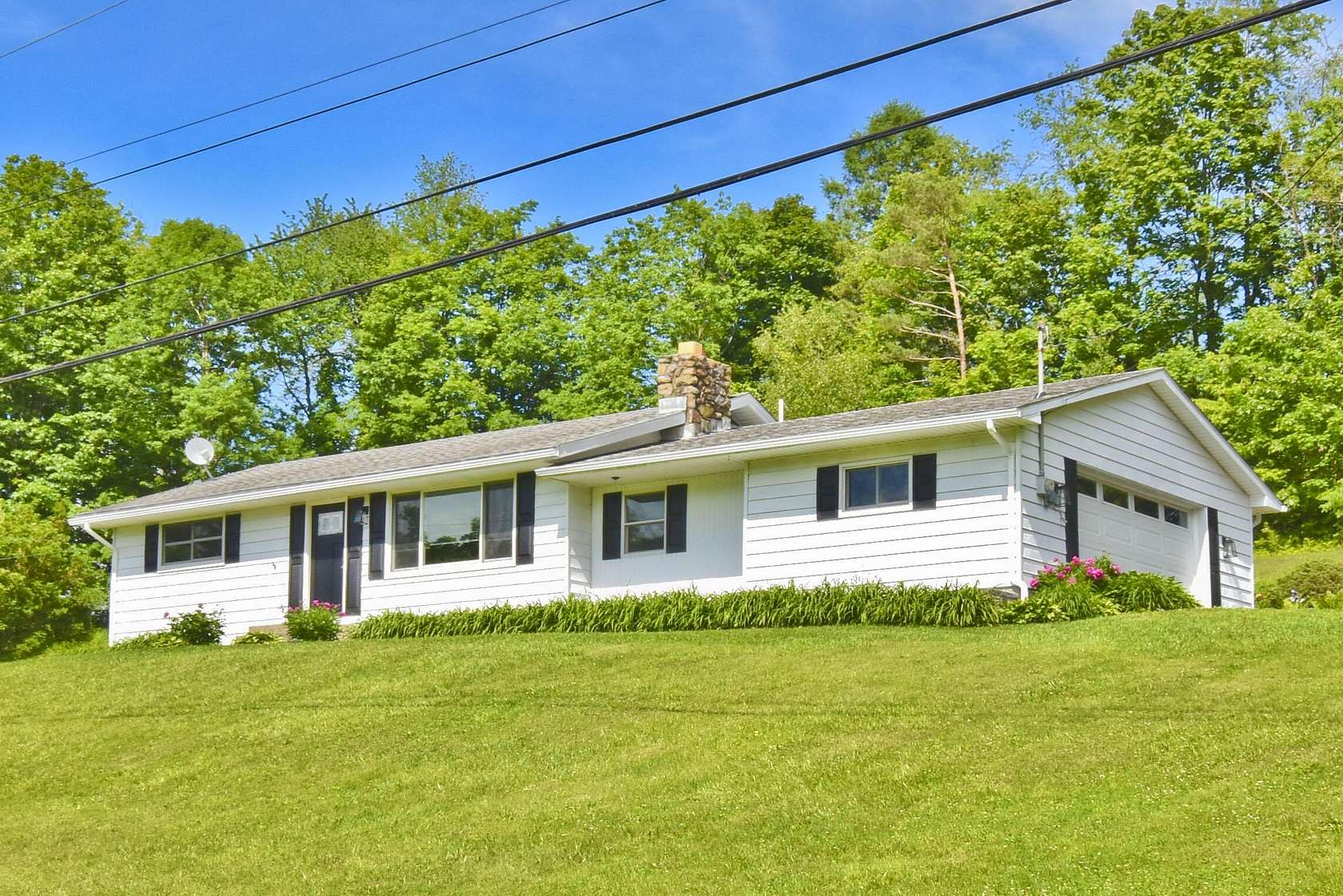 1.63 Acres of Residential Land with Home for Sale in Mount Bethel, Pennsylvania