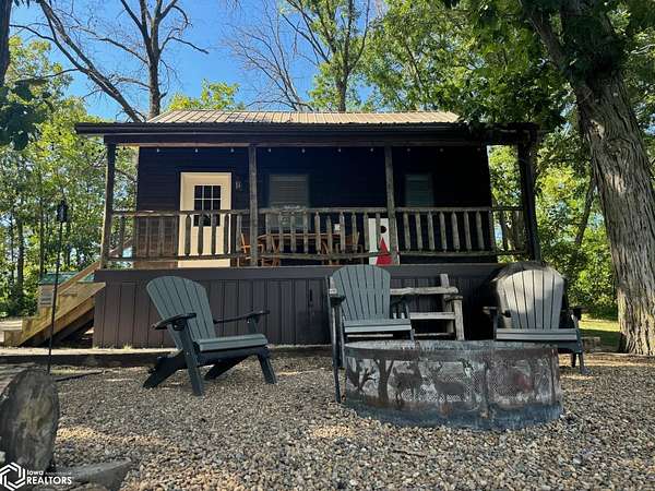 55 Acres of Land with Home for Sale in Pulaski, Iowa