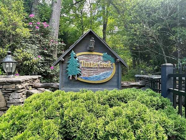 1 Acre of Land for Sale in Sylva, North Carolina