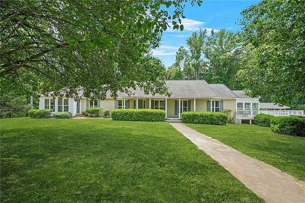 13.3 Acres of Land with Home for Sale in Greensboro, Georgia