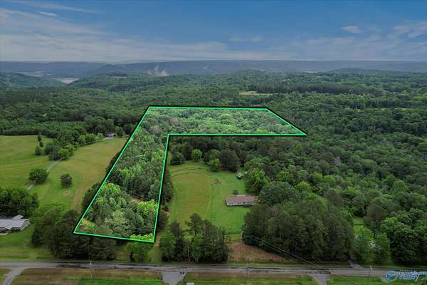 16.9 Acres of Land for Sale in Guntersville, Alabama