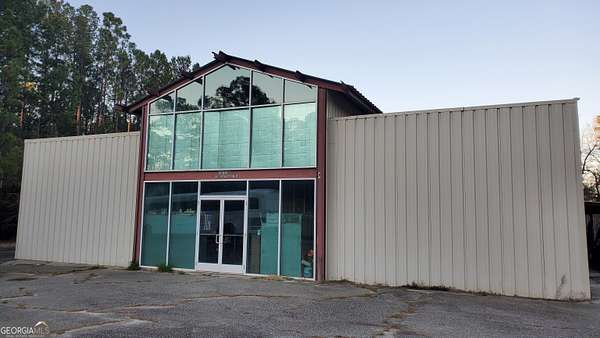 3 Acres of Improved Commercial Land for Sale in Soperton, Georgia