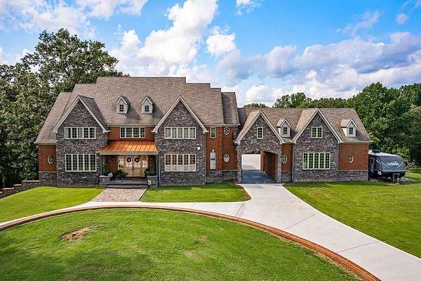 15 Acres of Land with Home for Sale in Cookeville, Tennessee