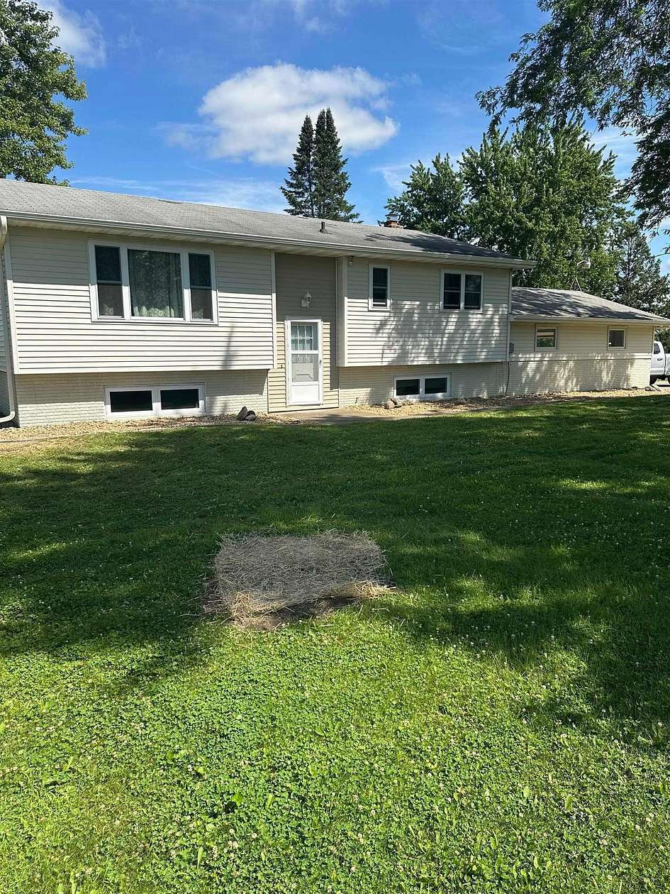 3.8 Acres of Residential Land with Home for Sale in Hudson, Iowa