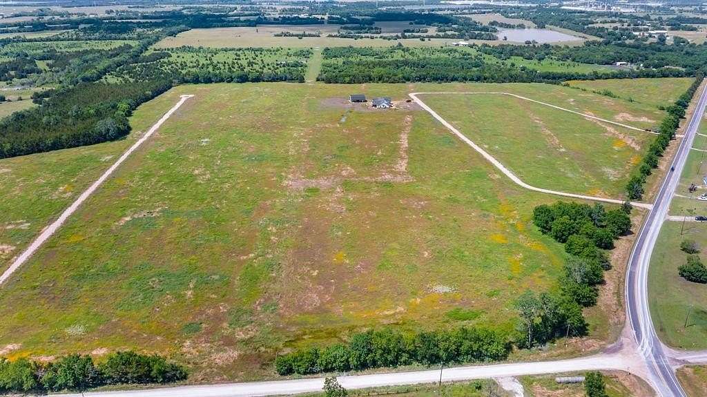 4.28 Acres of Residential Land for Sale in Paris, Texas