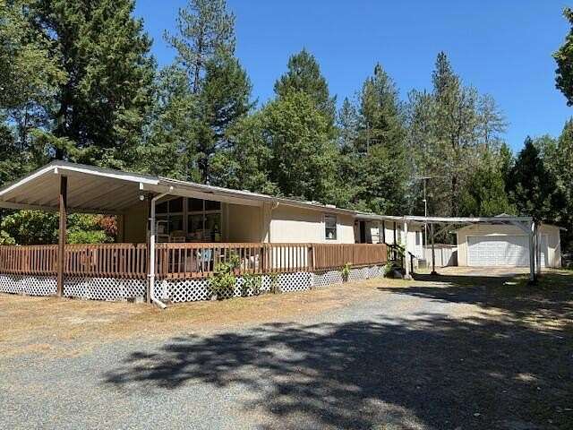 5 Acres of Residential Land with Home for Sale in Grants Pass, Oregon