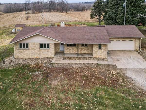 7.34 Acres of Residential Land with Home for Sale in Marshalltown, Iowa