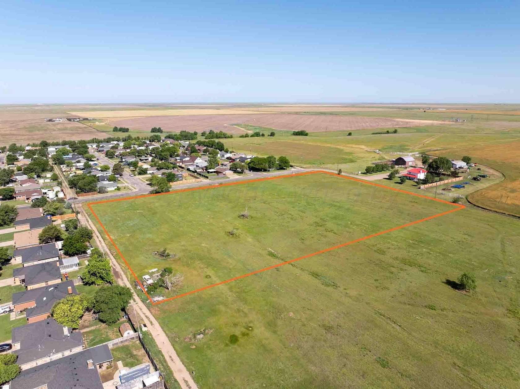 5 Acres of Mixed-Use Land for Sale in Pampa, Texas