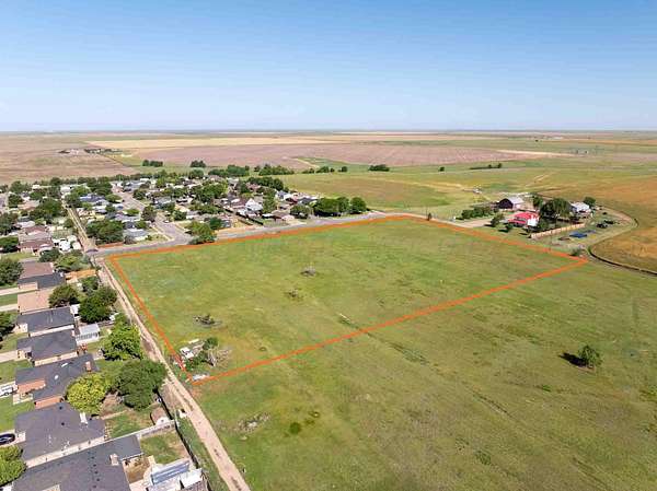 5 Acres of Mixed-Use Land for Sale in Pampa, Texas