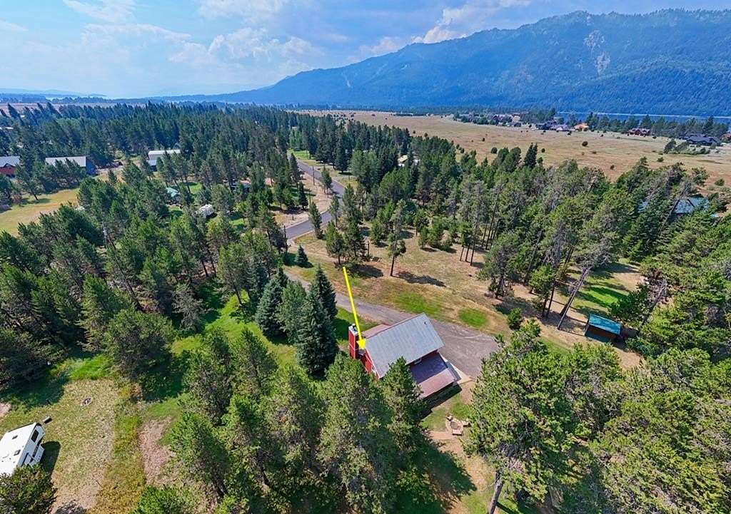 0.92 Acres of Residential Land with Home for Sale in Donnelly, Idaho