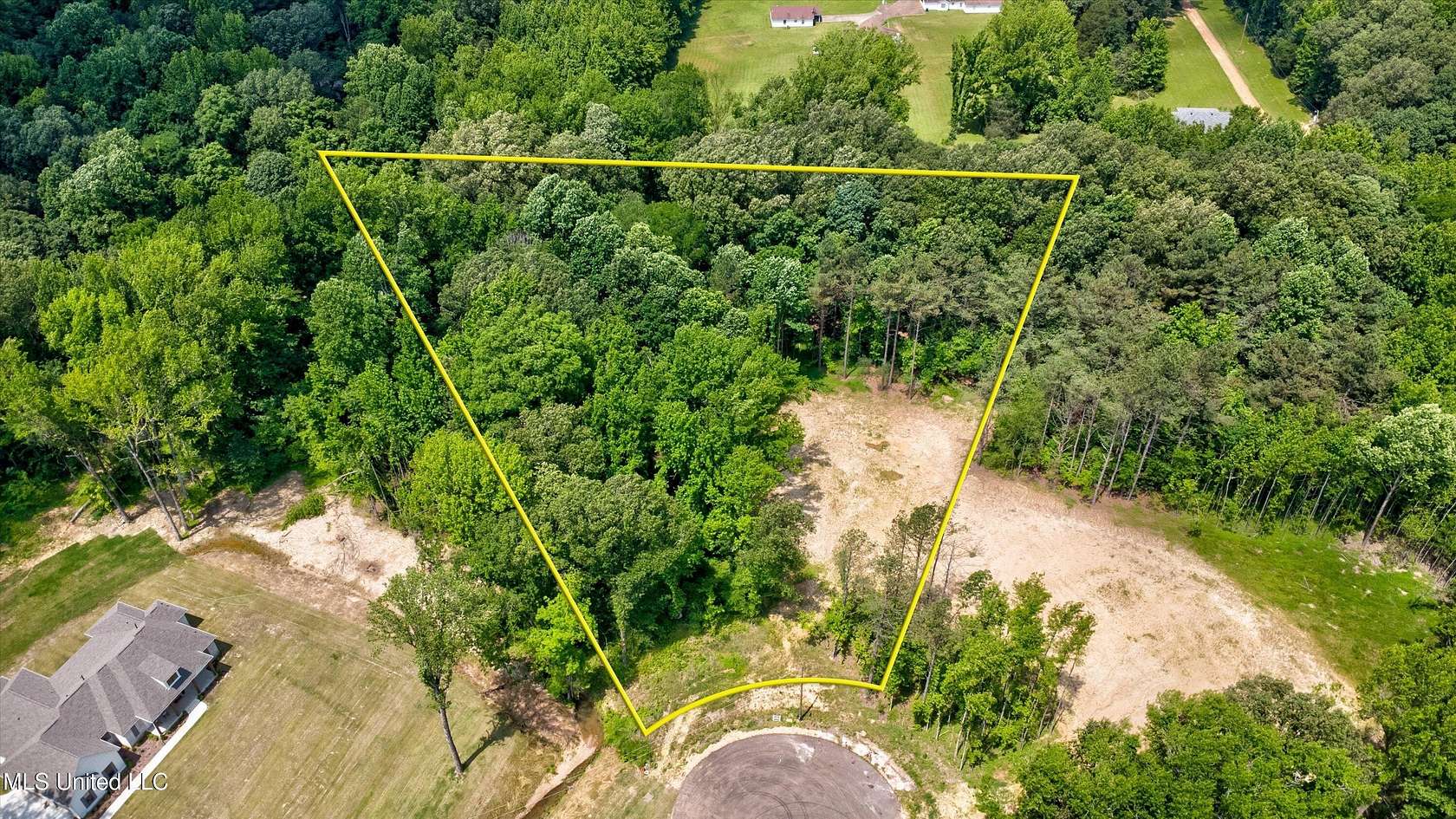 2.1 Acres of Residential Land for Sale in Hernando, Mississippi
