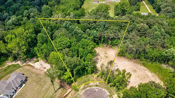 2.1 Acres of Residential Land for Sale in Hernando, Mississippi