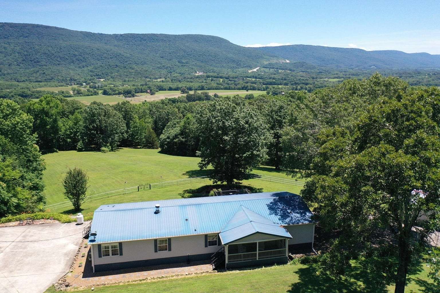 15 Acres of Land with Home for Sale in Dunlap, Tennessee