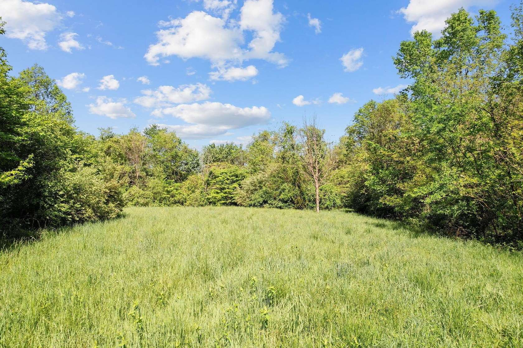 90 Acres of Recreational & Residential Land for Sale in St. Louisville, Ohio