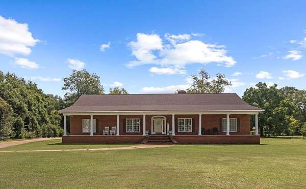1.5 Acres of Residential Land with Home for Sale in Columbia, Alabama