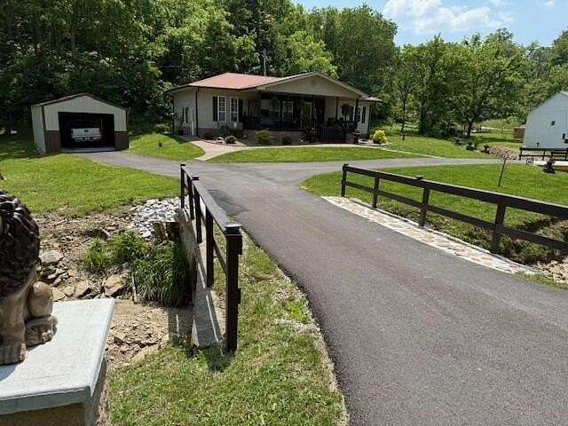 1.5 Acres of Residential Land with Home for Sale in McKee, Kentucky