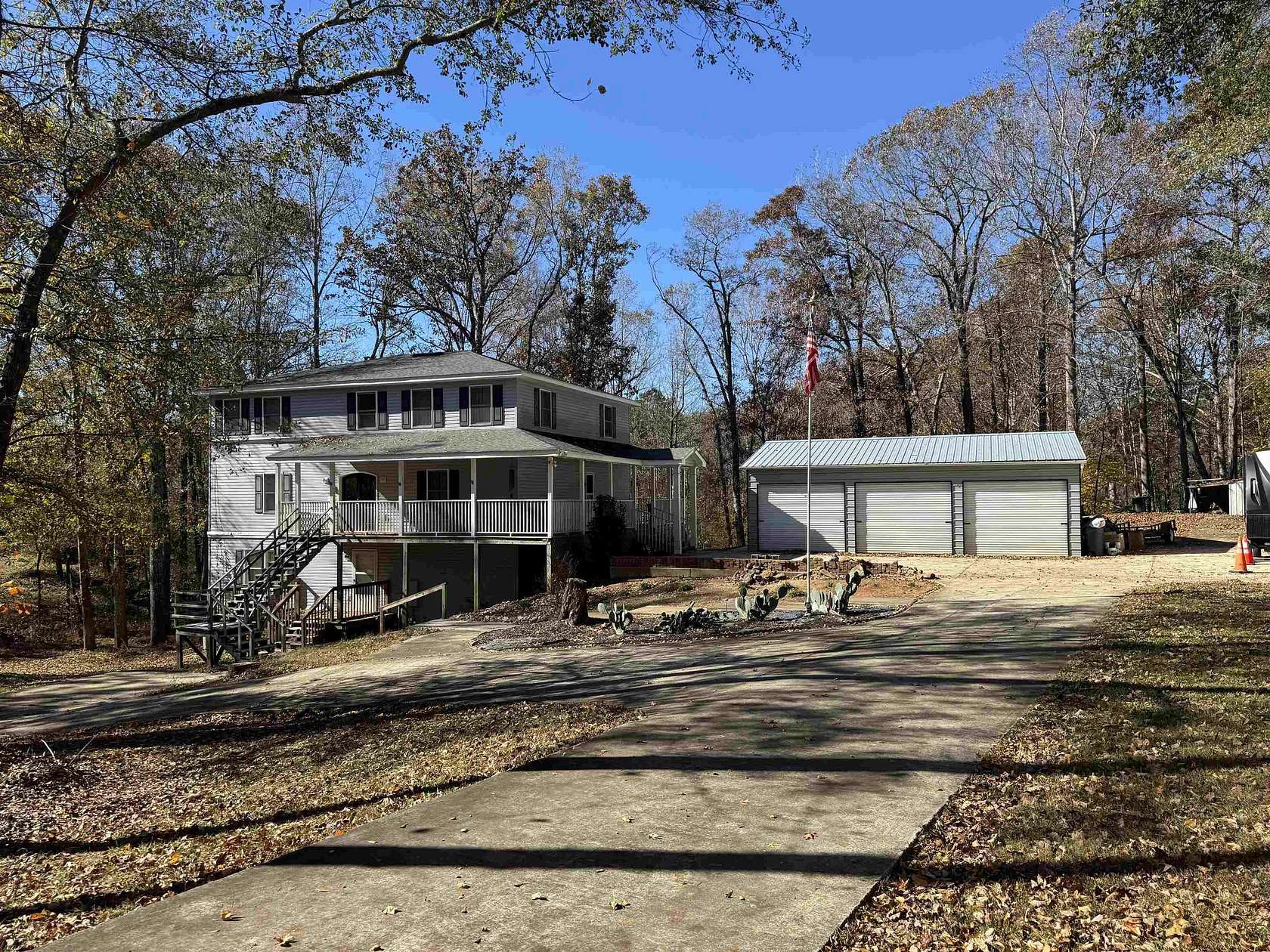 4.65 Acres of Residential Land with Home for Sale in Gray Court, South Carolina