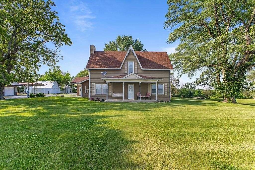 6 Acres of Residential Land with Home for Sale in Pattonsburg, Missouri