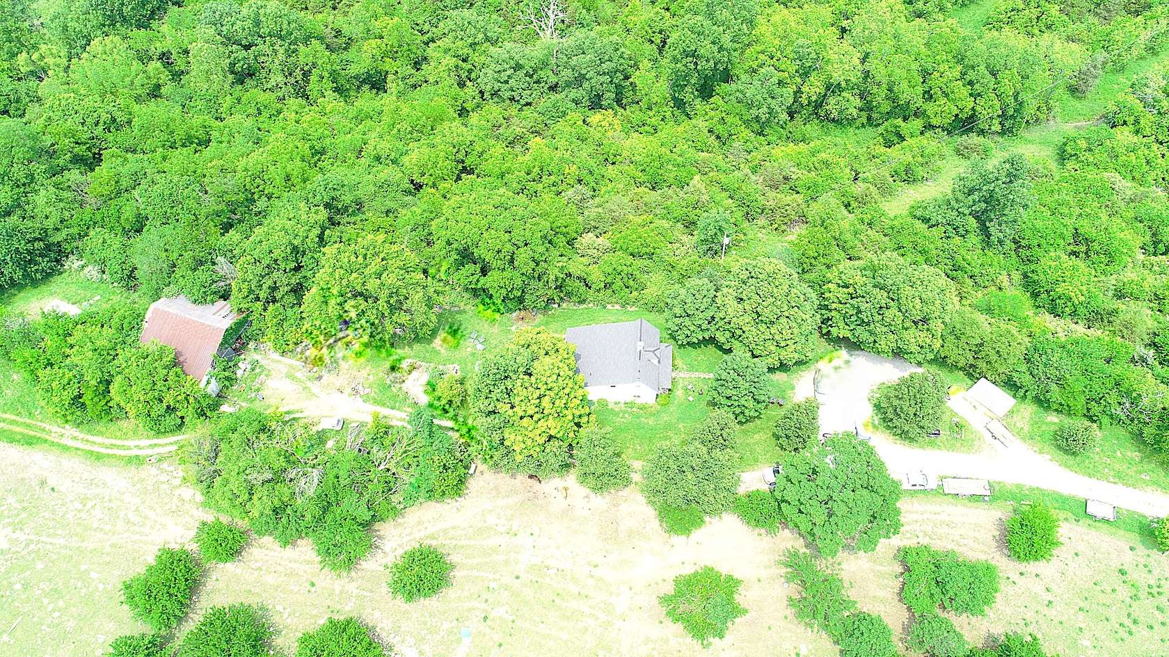 105 Acres of Land with Home for Sale in Harrodsburg, Kentucky